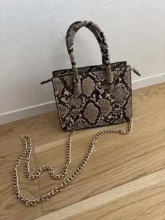 【H&M】ヘビ柄　ショルダーハンドバッグ