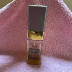 CHANEL Eau de Toilette N°19 香水