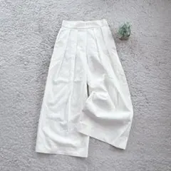 【ZARA WOMAN】タックワイドパンツ フレアパンツ ホワイト ポケットXS