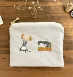ハンドメイド 手刺繍 がま口ブックカバー☆読書時間 - メルカリ