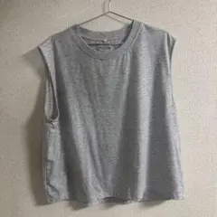 H&M タンクトップ　ヨガ