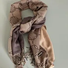 お値下げします。美品です。シルク、カシミヤPaul Stuart 幾何学模様