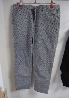 黒 スラックス