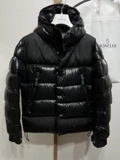 ⭐︎即納⭐︎MONCLER ネイビー ライトダウンコート　付属の収納袋&ハンガー付き ⭐︎即納⭐︎MONCLER ネイビー ライトダウンコート 付属の収納袋