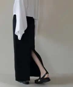 ETRE TOKYO スリットサテンスカートのサムネイル