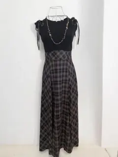 GRLノースリーブ 黒とチェック柄 ロングワンピース