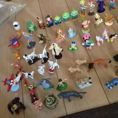 ディズニー ピクサーチョコエッグ、フィギア