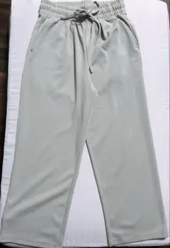 ライトグレー カジュアルパンツ