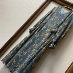青緑色の葉柄ロングワンピース