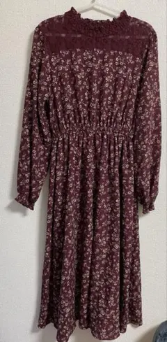 honeys 花柄ワンピース 赤 Mサイズ