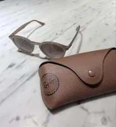 Ray-Ban サングラス ベージュ系
