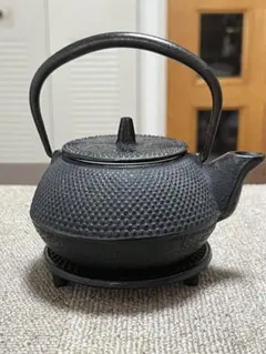 未使用、保管品　南部長寿堂造　１５型　鉄瓶　南部鉄瓶　南部鉄器　調理器具 長期保管品 南部長寿堂造 15型 アラレ 鉄瓶 南部鉄瓶 南部鉄器