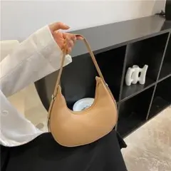 ハンドバッグ 三日月 ホーボーバッグ 無地 韓国 ショルダーバッグ キャメル