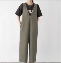 【オールインワンスタイル】夏　すっきり見せ　サロペット　グリーン　Vネック