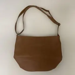 ショルダーバッグ ブラウン シンプル