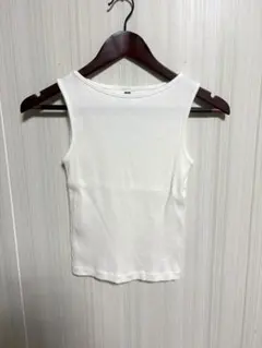 UNIQLO リブボートネックノースリーブT