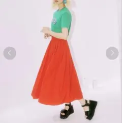 プニュズ ナイロンフレアロングスカート 赤のサムネイル