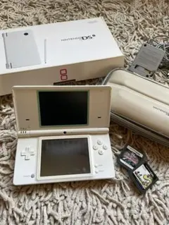 ソフト2個セット・カバー付！ニンテンドー DSI WHITEのサムネイル
