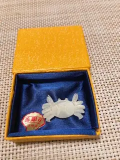 レディース　アクセサリー　天然貝　ブローチ