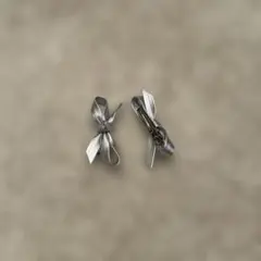 シルバー リボン型 ヘアピン