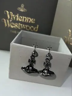 Vivienne Westwood オーブ ピアス ブラック - メルカリ