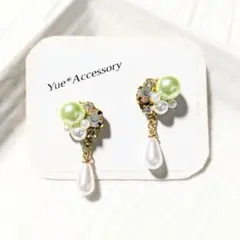 ♡ハンドメイド♡ビジューピアスorイヤリング№561 - メルカリ