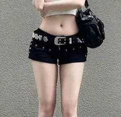 ローライズ ショートパンツ