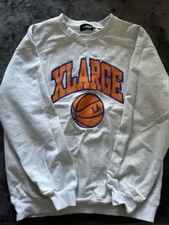 XLARGE バスケットボールプリント トレーナー