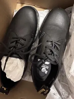 厚底ブラックレースアップシューズ