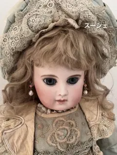 イタリア購入アンティークゴールドの豪華ブローチビスクドールに