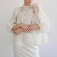 acka flower peplum blouse ベージュ - メルカリ