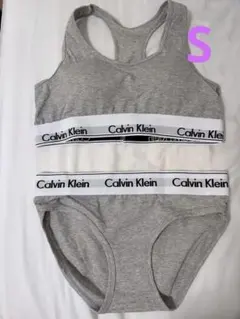 Calvin Klein ブラとショーツセット グレー