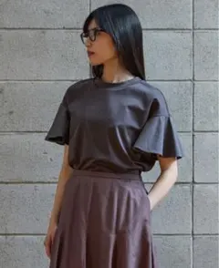 メルローズティアラ(TIARA) フレアスリーブTシャツのサムネイル