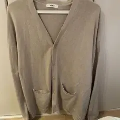 ベージュ ニットカーディガン