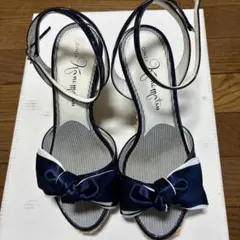 ネイビーリボン付きストラップサンダル