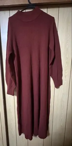 バーガンディ タートルネック ロングニット