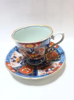 九谷焼　青と赤の花鳥模様カップとソーサー