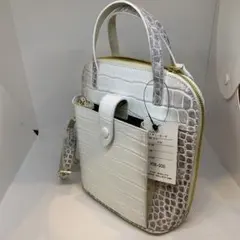 新品　クロコダイル風型押し本革デザイン ショルダーバッグ