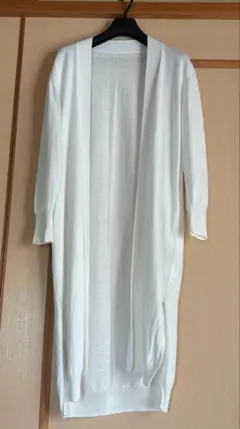 白カーディガン　洋服の青山