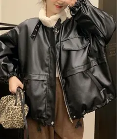 ブラック合成皮革ジャケット