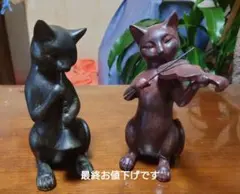 楽器を持つ猫、バイオリン、クラリネット？
