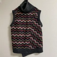 coral【M〜L】ジグザグパターン タートルネック ニットベスト