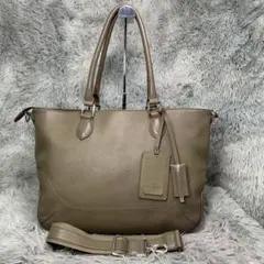 TUMI 196605FG ヴォヤジュール 2WAYトート美品 TUMI 196605FG ヴォヤジュール 2WAYトート美品 - メルカリ