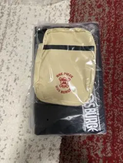 ONE PIECE MOS BURGER コラボポーチ　Tシャツ