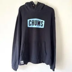 CHUMS くるみボタン付きフードパーカー