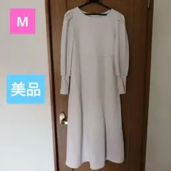 値下げ美品ライトベージュ上品 ラメ入り長袖ロングワンピース Aライン