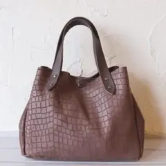 小さめトート｜本革 クロコ型押し｜“必要最小限”がきれいに収まる｜軽量 241