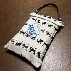 ウェットシートポーチ・取り外し可能なストラップ付き・ハンドメイド・黒猫柄