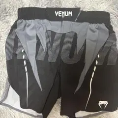 VENUM ファイトショーツ ブラック グレーのサムネイル