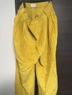 【R】homspun イエローのコーデュロイパンツ R様専用】homspun イエローのコーデュロイパンツ - メルカリ